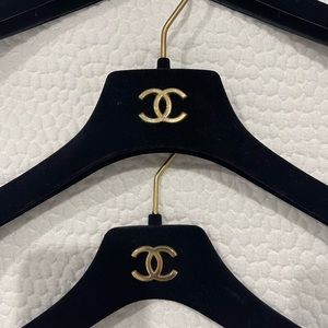 11 luxury hangers.2. Chanel, 1 Lanvin,3 Bottega  Venetia, 2Valentino,3Escada